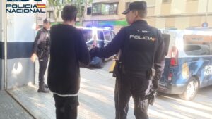 Un hombre detenido por la polic&iacute;a tras agredir con un palo de golf.