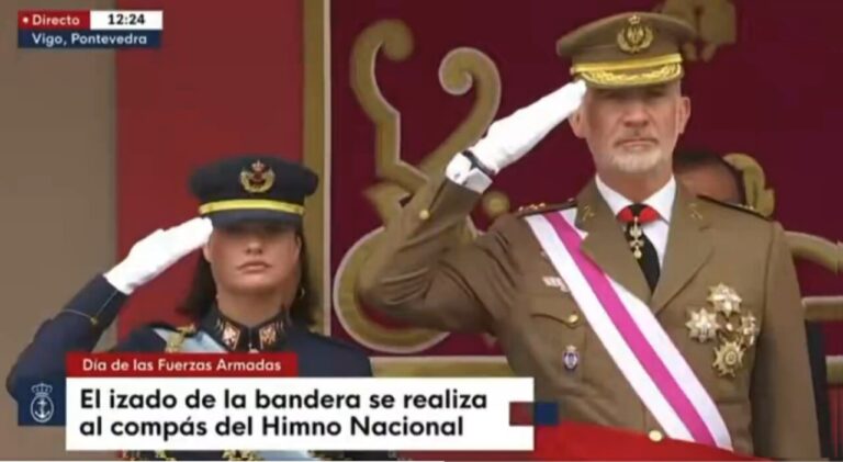 Ceremonia de izado de la bandera en el D&iacute;a de las Fuerzas Armadas en Vigo