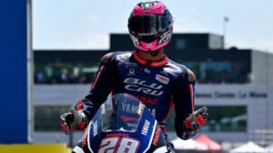 Izan Guevara celebrando su victoria en Le Mans 2026 en Moto2