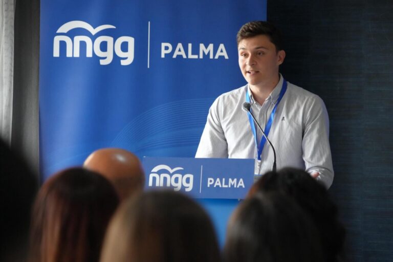 Jaime Rebollo hablando en el congreso de NNGG en Palma