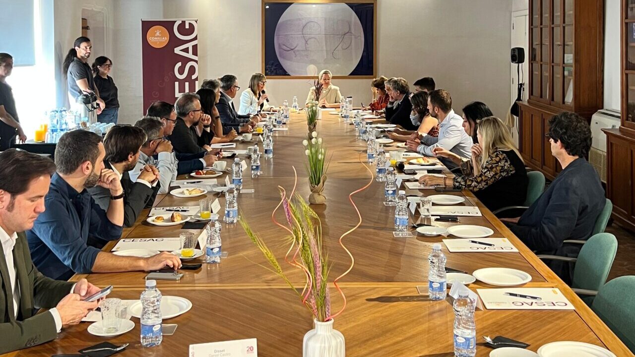 Reuni&oacute;n en el CESAG con profesionales de la comunicaci&oacute;n y periodistas