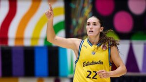 Juana Camili&oacute;n en acci&oacute;n durante un partido con el Movistar Estudiantes