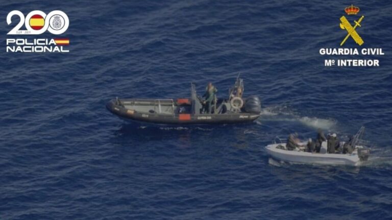 Operativo de rescate de migrantes en el mar cerca de Mallorca