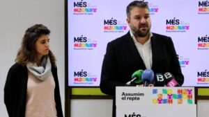Llu&iacute;s Apesteguia y Maria Ramon presentan candidatura para el Parlament