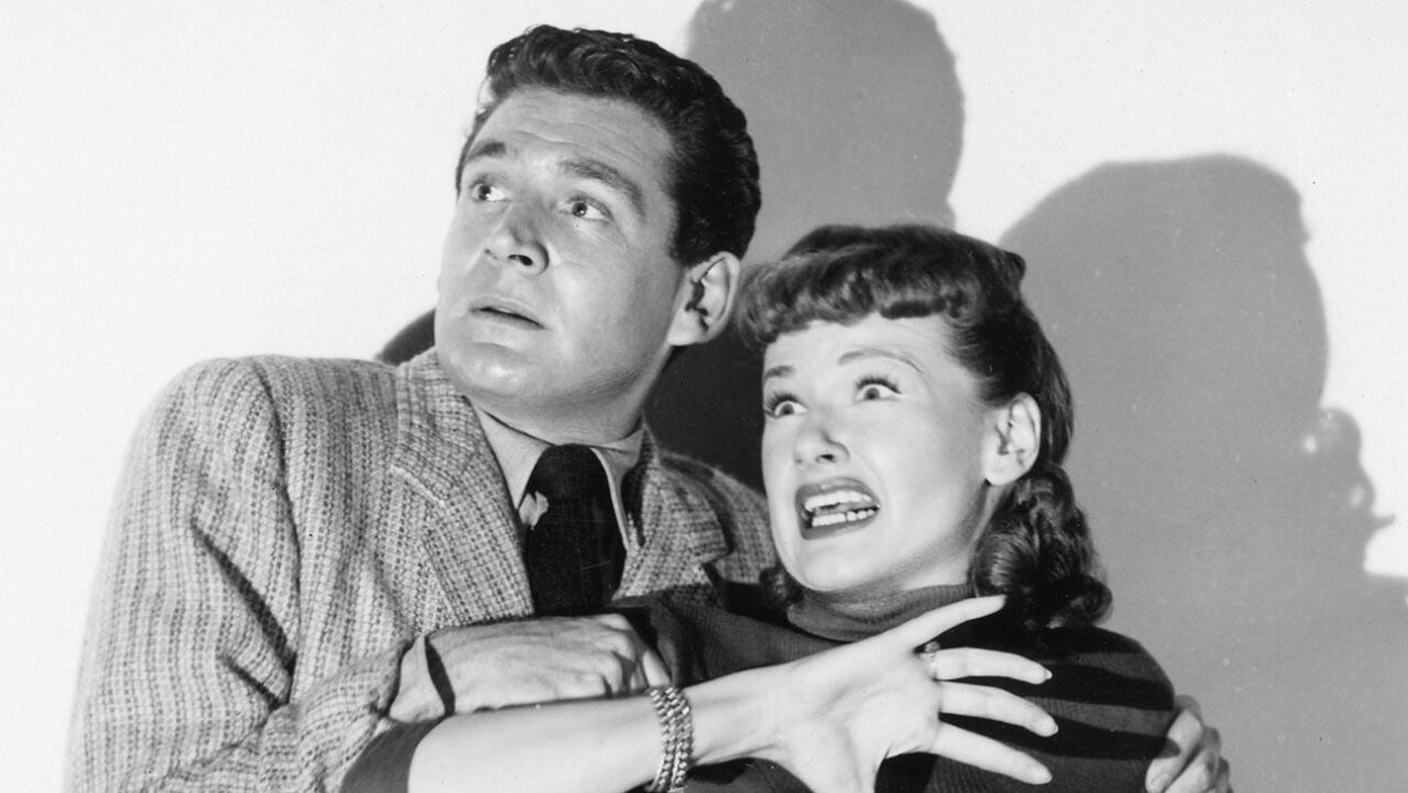 Escena de la pel&iacute;cula La guerra de los mundos con Ann Robinson y Gene Barry.