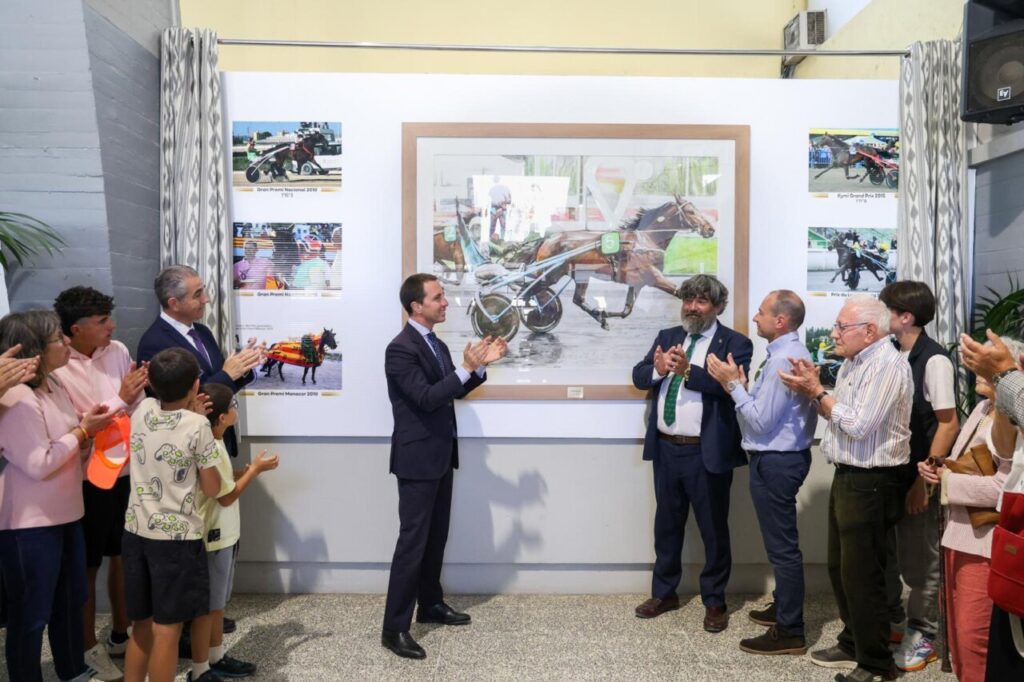 Entrega de trofeos en el Gran Premio Nacional 2026 en Son Pardo