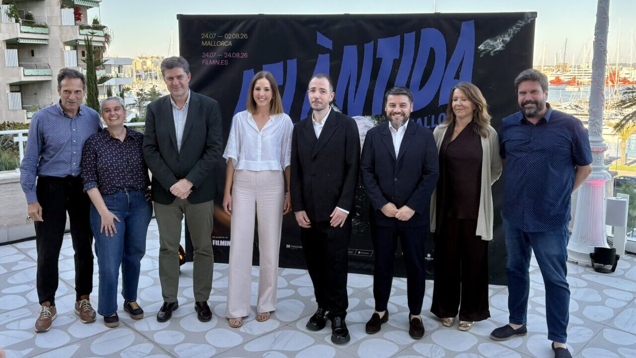 Presentaci&oacute;n del Atl&agrave;ntida Film Fest 2026 en Mallorca con varios asistentes