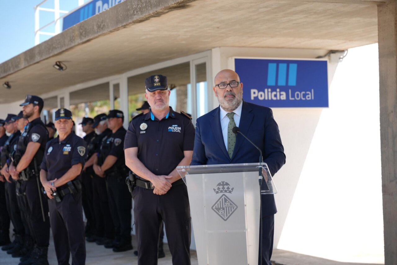 El alcalde de Palma presenta el operativo de seguridad en Playa de Palma.