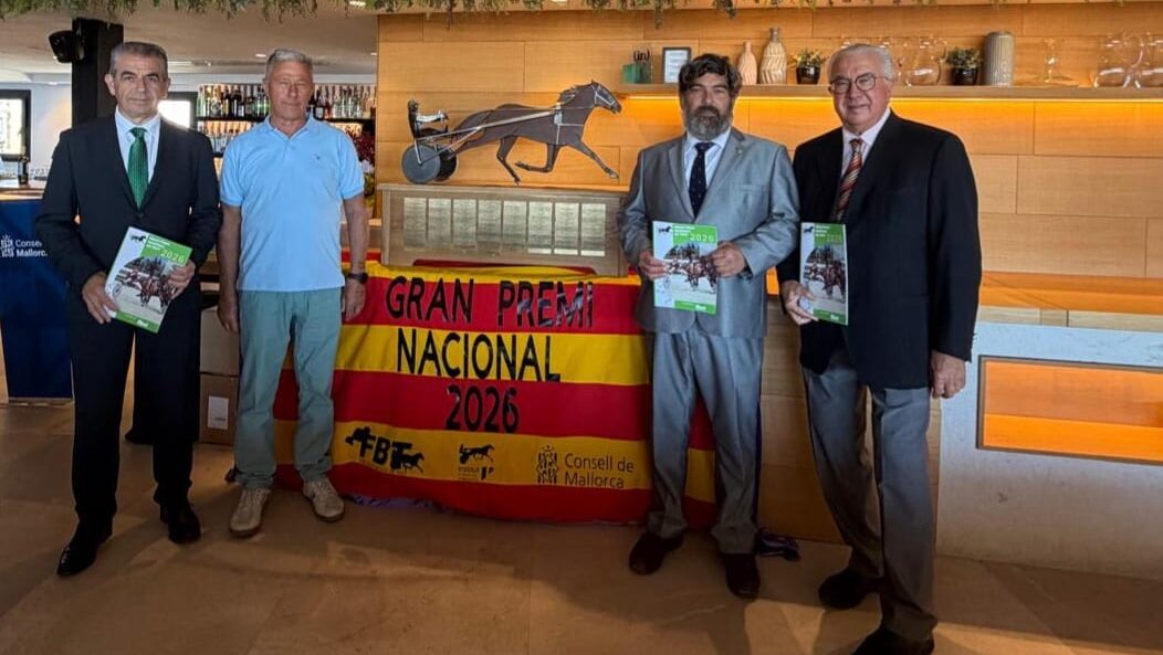 Presentaci&oacute;n del trofeo del Gran Premi Nacional de Trot 2026 con asistentes