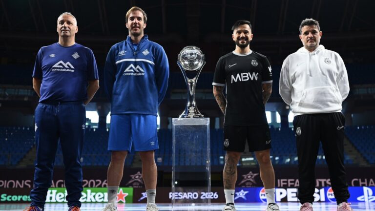 Entrenadores y jugadores del Illes Balears Palma Futsal y Sporting de Portugal en la final