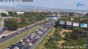 Tr&aacute;fico detenido en la autopista de Llevant tras un accidente m&uacute;ltiple