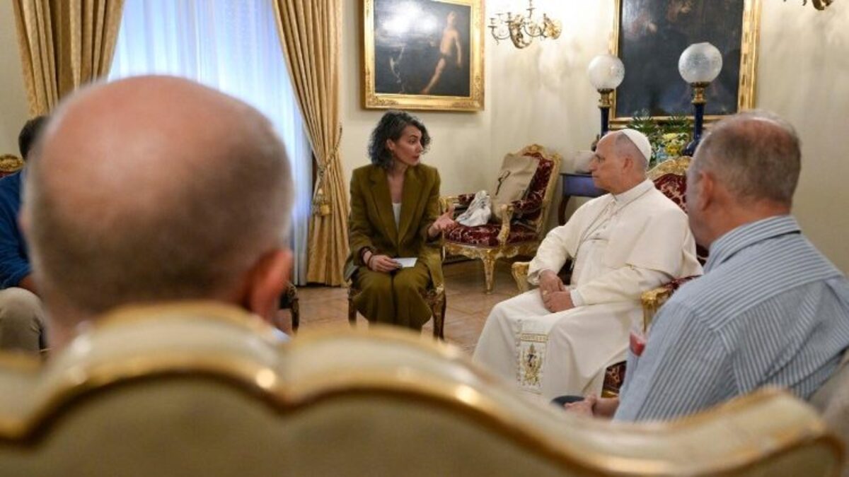 El Papa Le&oacute;n XIV se re&uacute;ne con v&iacute;ctimas de abusos en la Iglesia