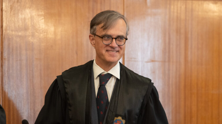 Alejandro Roa, presidente de la Sala Social del TSJIB, sonriendo en su toga.