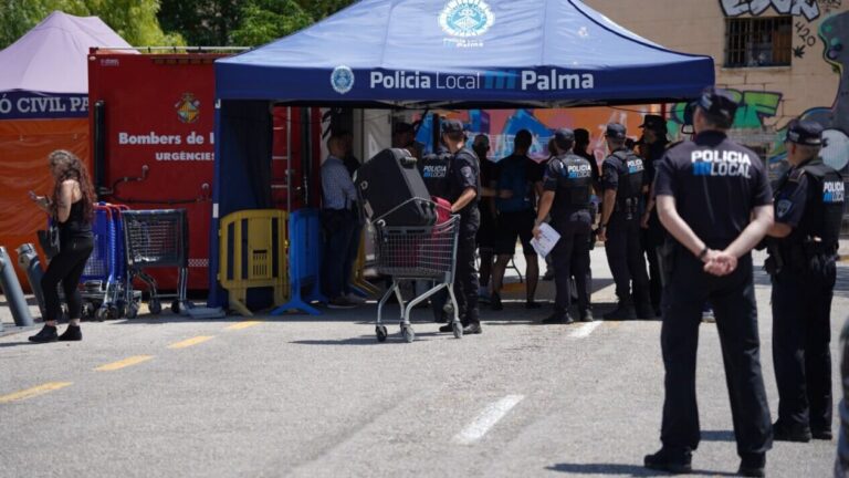 Desalojo forzoso en la antigua c&aacute;rcel de Palma con presencia policial