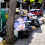 Contenedores de basura desbordados en s'Arenal de Llucmajor