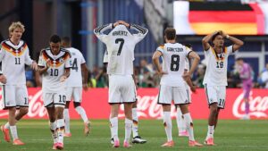 Jugadores de Alemania mostrando frustraci&oacute;n tras ser eliminados del Mundial 2026