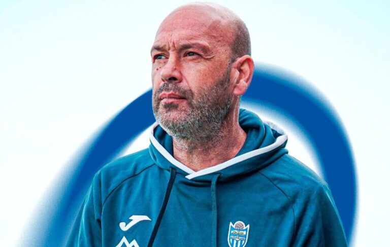 Luis Blanco, entrenador del Atl&eacute;tico Baleares, en una imagen reflexiva.