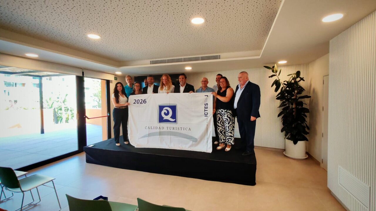 Calvi&agrave; revalida sus 15 banderas y se consolida como el municipio l&iacute;der en playas de Baleares