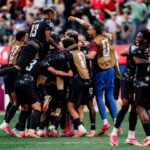 Jugadores de Canad&aacute; celebrando un gol en el Mundial 2026
