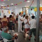 Celebraci&oacute;n del 20 aniversario del Centro de D&iacute;a Brot de G&iacute;njol con personas mayores