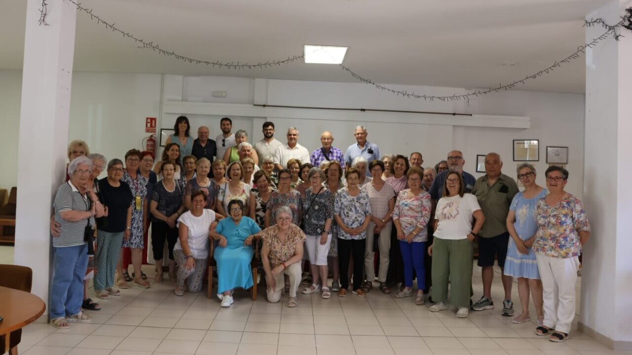 Grupo de participantes en los talleres de memoria en Santany&iacute;