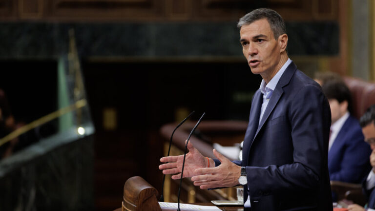 Pedro Sánchez hablando en el Congreso de los Diputados durante su comparecencia