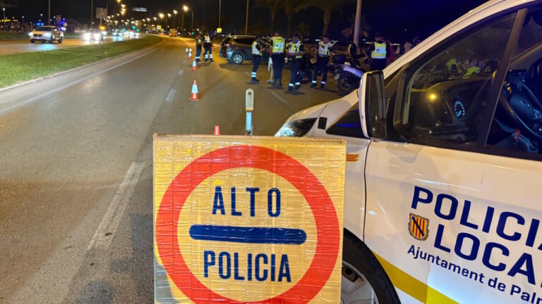 La Polic&iacute;a multa a 55 conductores durante la Revetla de Sant Joan de Palma