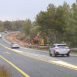 Carreteras de Artà con tráfico y obras en el lado
