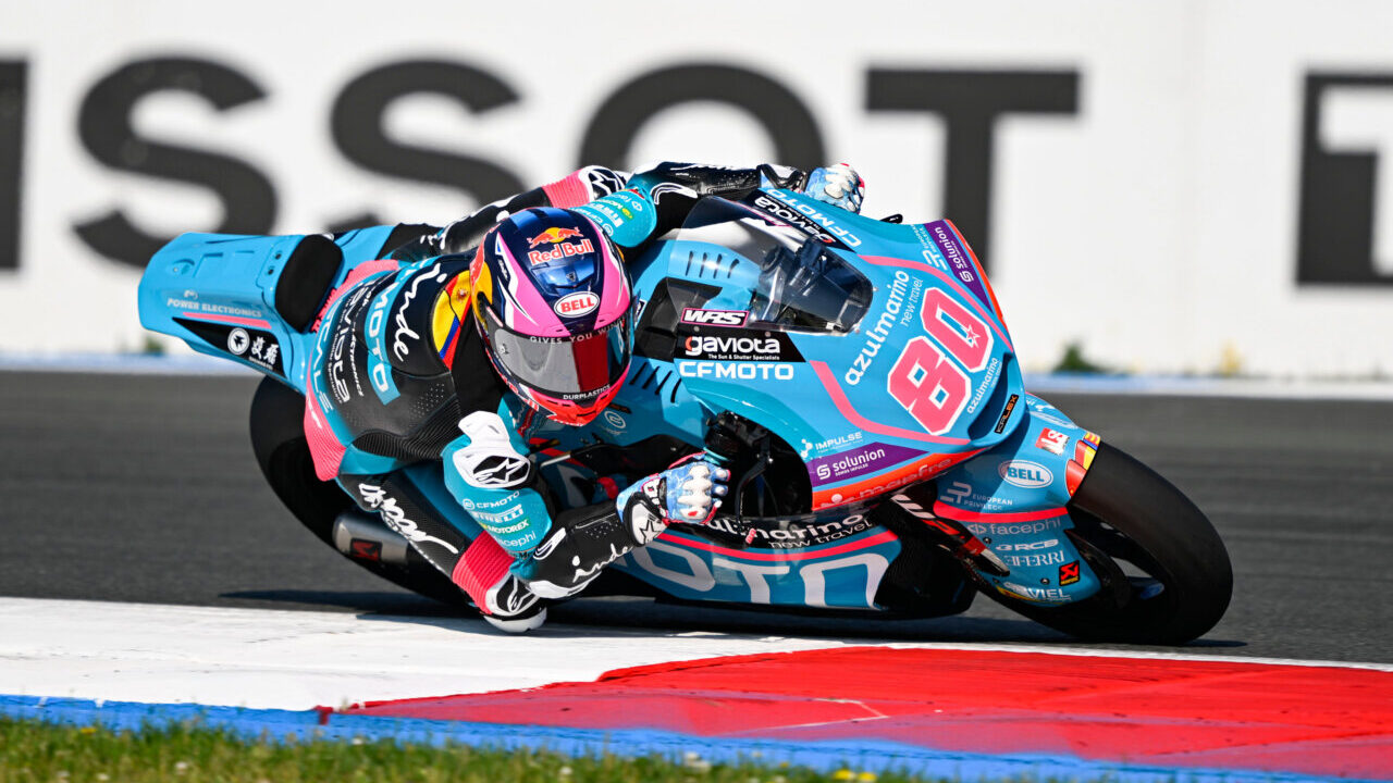 David Alonso compitiendo en una carrera de Moto2 en Assen