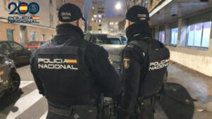 Dos detenidos por agredir con cristales de botellas rotas a un conocido tras una discusi&oacute;n