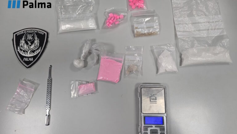 Incautación de drogas y báscula por la Policía Local de Palma