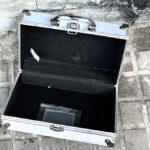 Maletín vacío encontrado durante una operación policial en Palma.