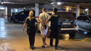 A la cárcel un fugitivo que robó una pulsera de 5.000 euros en una joyería de Santa Maria
