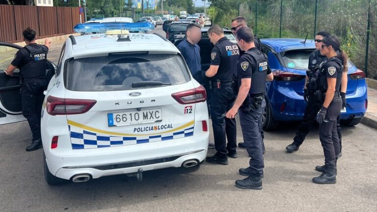 Detenido en Alc&uacute;dia por romper un cepo de la Polic&iacute;a Local y esconder el coche