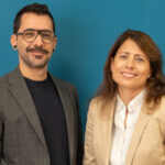 Dos profesionales de ITCM Solutions posando para una foto