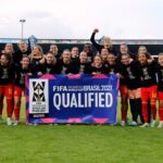 Jugadoras de la selecci&oacute;n espa&ntilde;ola celebrando su clasificaci&oacute;n al Mundial 2027 en Islandia