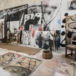 Estudio de Joan Miró con pinturas y sillas en Palma