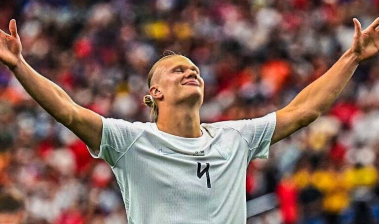 Haaland celebra un gol en el Mundial 2026 con Noruega