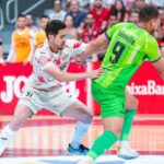 Jugadores de futsal en un partido entre Illes Balears Palma y ElPozo Murcia