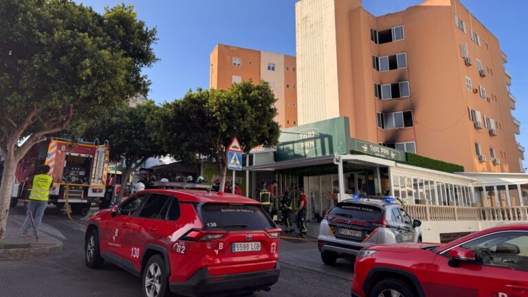 Dos muertos y múltiples heridos tras un incendio en un edificio de Magaluf