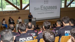 Polic&iacute;as locales en jornada de donaci&oacute;n de m&eacute;dula en Son Espases