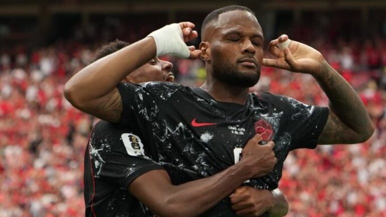 Celebración de Cyre Larin tras marcar un gol para Canadá en el Mundial 2026