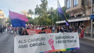 Manifestaci&oacute;n de Ben Amics por el D&iacute;a del Orgullo LGTBIQ+ en Palma.