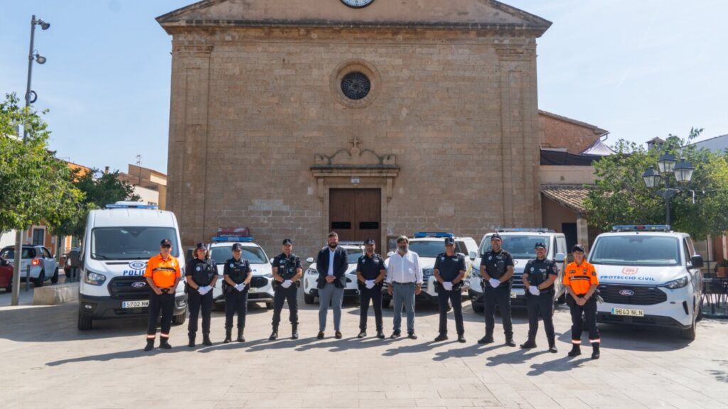 Marratx&iacute; renueva su flota policial con 14 nuevos veh&iacute;culos equipados con material de emergencia