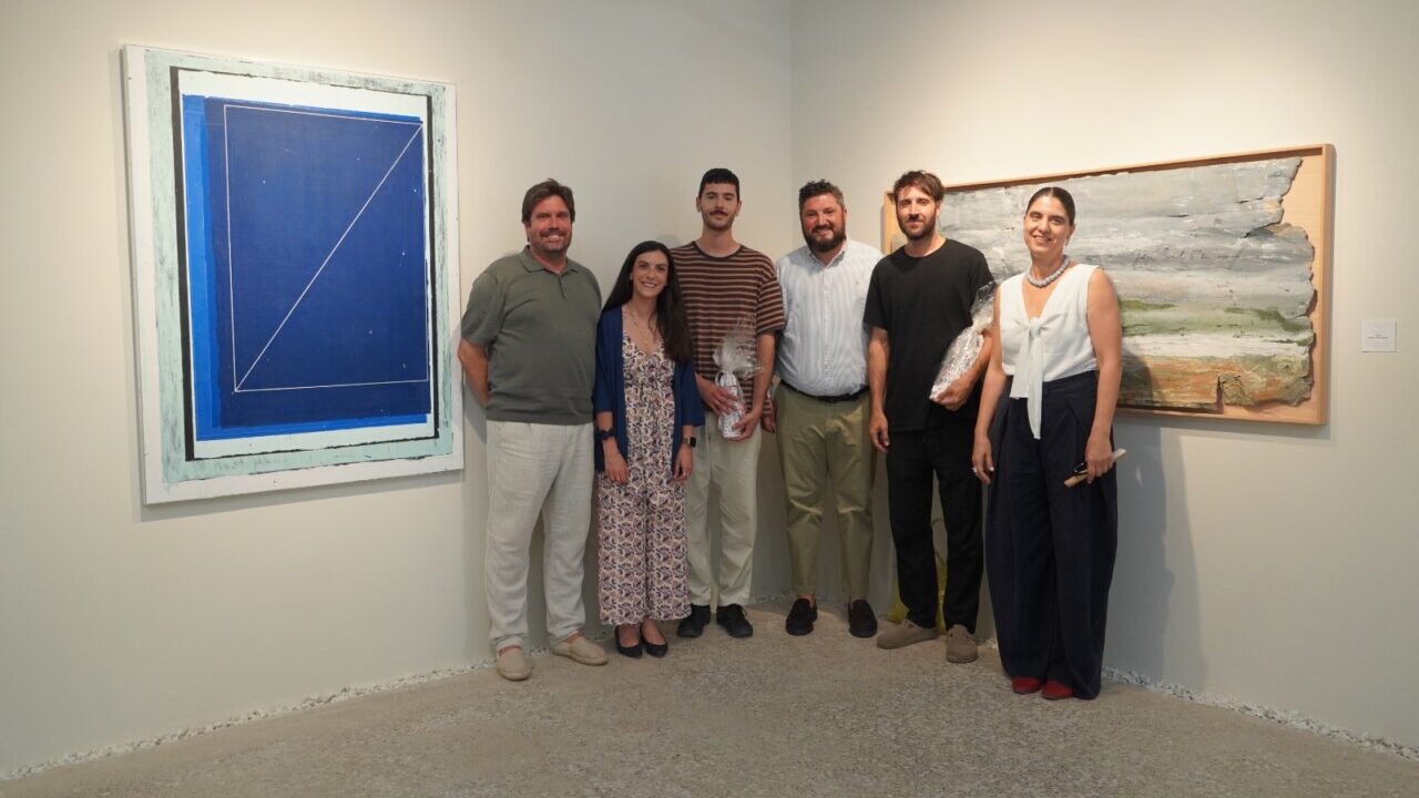 Grupo de personas en la entrega de premios del Certamen de Pintura de Sant Mar&ccedil;al