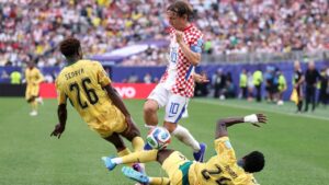 Luka Modric en acci&oacute;n durante el partido Croacia contra Ghana en el Mundial 2026.