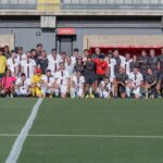 Jugadores y organizadores en el partido solidario por la integración en Mallorca