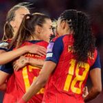 Jugadoras de la selecci&oacute;n espa&ntilde;ola celebrando un gol en Son Moix