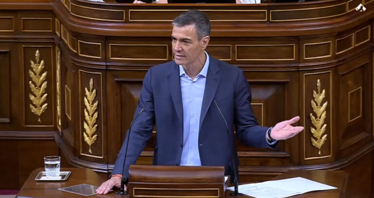 Pedro Sánchez hablando en el Congreso sobre casos de corrupción