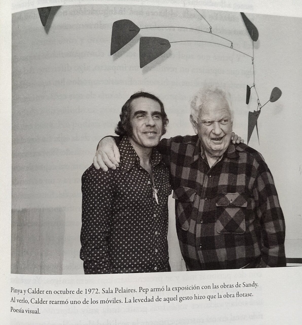 Pep Pinya y Alexander Calder en la Sala Pelaires en 1972